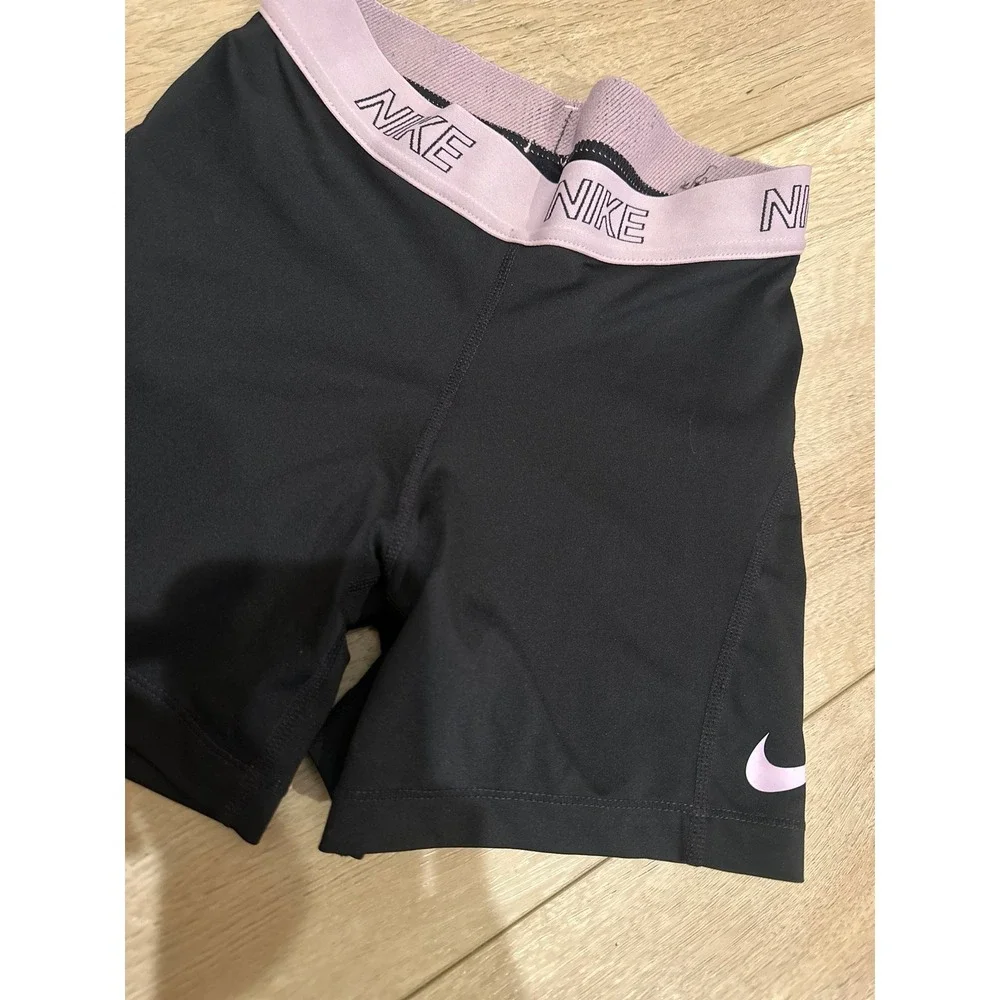 Nike pro shorts small